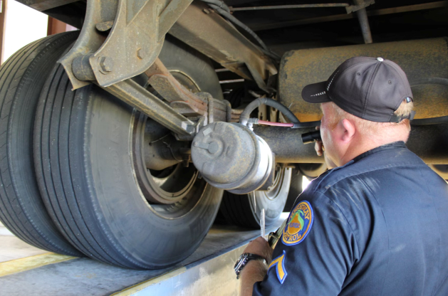 an image of Bakersfield on site truck repair